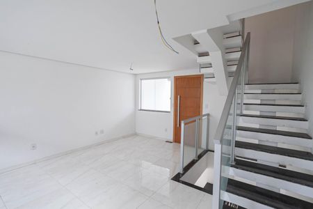 Casa à venda com 125m², 3 quartos e 2 vagasSala/Cozinha