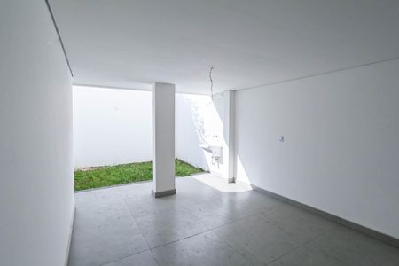 Casa à venda com 125m², 3 quartos e 2 vagasQuintal