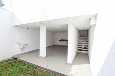 Casa à venda com 125m², 3 quartos e 2 vagasQuintal