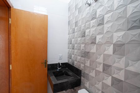 Casa à venda com 125m², 3 quartos e 2 vagasBanheiro social 