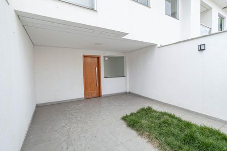 Casa à venda com 125m², 3 quartos e 2 vagasEntrada