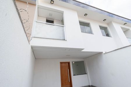 Casa à venda com 125m², 3 quartos e 2 vagasFachada