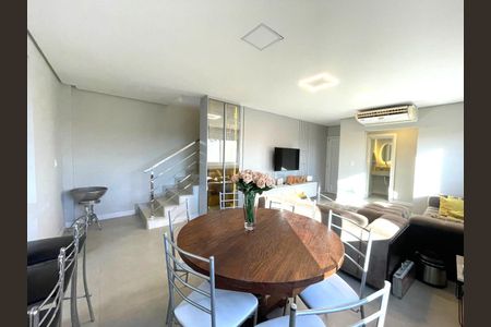 Casa à venda com 183m², 3 quartos e 2 vagasSala