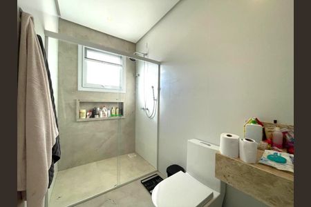 Casa à venda com 183m², 3 quartos e 2 vagasBanheiro da Suíte