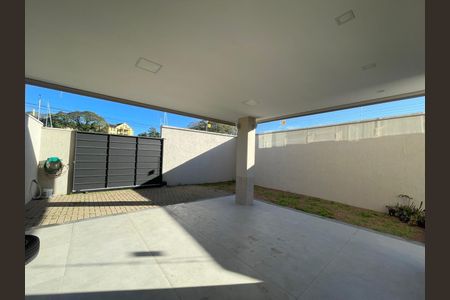 Casa à venda com 183m², 3 quartos e 2 vagasÁrea comum