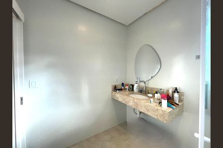 Casa à venda com 183m², 3 quartos e 2 vagasBanheiro social