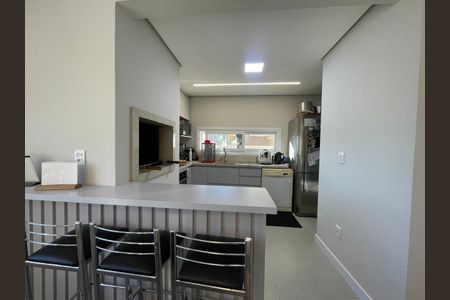 Casa à venda com 183m², 3 quartos e 2 vagasCozinha