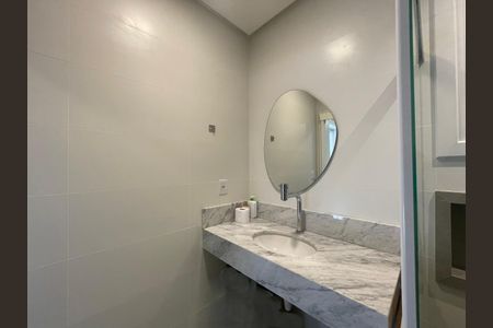 Casa à venda com 183m², 3 quartos e 2 vagasBanheiro social