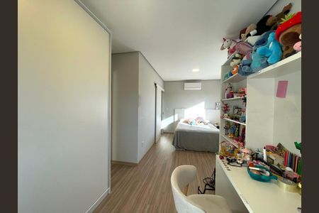 Casa à venda com 183m², 3 quartos e 2 vagasSuíte