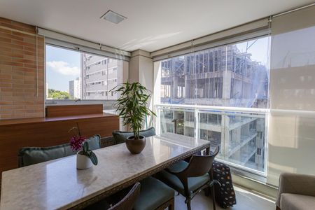 Apartamento à venda com 112m², 2 quartos e 2 vagasVaranda