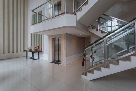 Apartamento à venda com 112m², 2 quartos e 2 vagasHall social