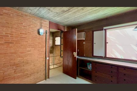 Casa para alugar com 167m², 3 quartos e 3 vagas Casa para alugar com 167m², 3 quartos e 3 vagasSuite