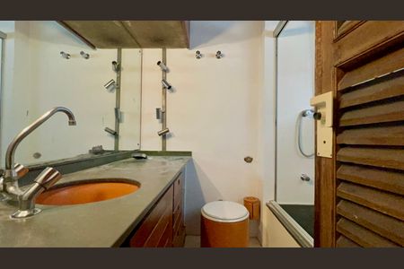 Casa para alugar com 167m², 3 quartos e 3 vagas Casa para alugar com 167m², 3 quartos e 3 vagasBanheiro da Suíte