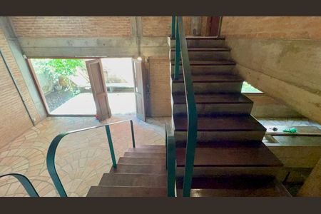 Casa para alugar com 167m², 3 quartos e 3 vagas Casa para alugar com 167m², 3 quartos e 3 vagasEscada