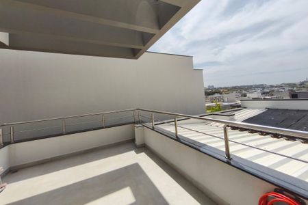 Casa de condomínio à venda com 289m², 3 quartos e 4 vagas Casa de condomínio à venda com 289m², 3 quartos e 4 vagasTerraço