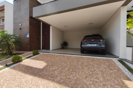 Casa de condomínio à venda com 289m², 3 quartos e 4 vagas Casa de condomínio à venda com 289m², 3 quartos e 4 vagasGaragem