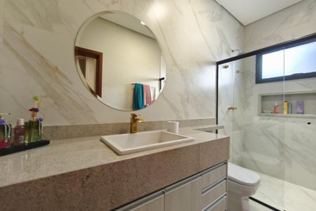 Casa de condomínio à venda com 289m², 3 quartos e 4 vagas Casa de condomínio à venda com 289m², 3 quartos e 4 vagasBanheiro Suíte 2