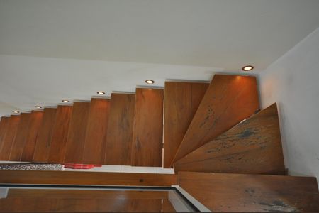 Casa para alugar com 120m², 2 quartos e 1 vagaEscada