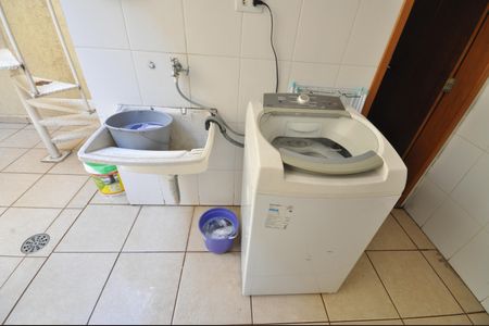 Casa para alugar com 120m², 2 quartos e 1 vagaÁrea de serviço