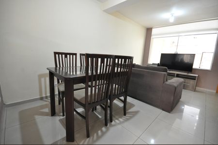 Casa para alugar com 120m², 2 quartos e 1 vagaSala