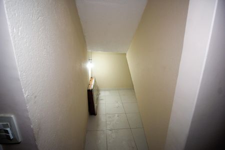 Casa à venda com 350m², 2 quartos e 2 vagasEscada