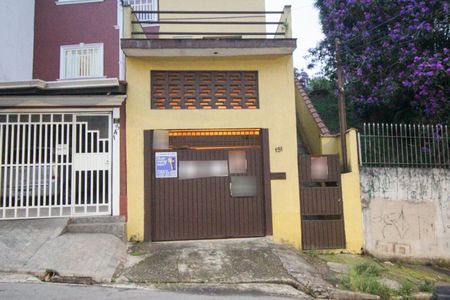 Casa para alugar com 350m², 2 quartos e 2 vagasPlaca instalada em 13/03/2026 com o código RXQW-2126