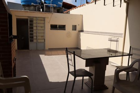 Casa para alugar com 125m², 2 quartos e 1 vagaÁrea de Serviço