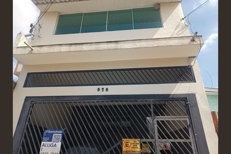 Casa para alugar com 125m², 2 quartos e 1 vagaFachada e portão