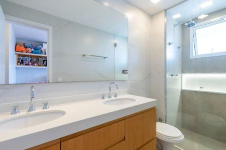 Apartamento à venda com 165m², 3 quartos e 3 vagasBanheiro
