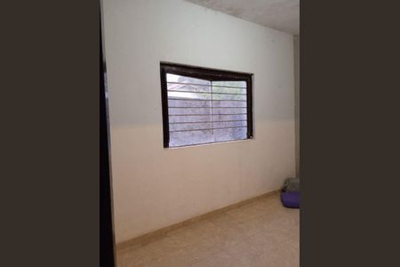 Casa à venda com 98m², 2 quartos e 5 vagas