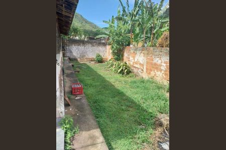 Casa à venda com 98m², 2 quartos e 5 vagas