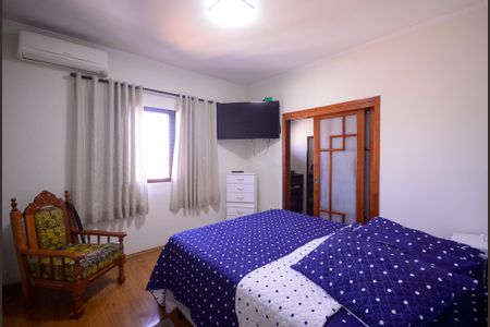 Casa à venda com 229m², 3 quartos e 4 vagas Casa à venda com 229m², 3 quartos e 4 vagasQuarto 1