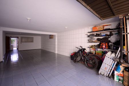 Casa à venda com 229m², 3 quartos e 4 vagas Casa à venda com 229m², 3 quartos e 4 vagasGaragem