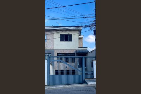 Casa à venda com 229m², 3 quartos e 4 vagas Casa à venda com 229m², 3 quartos e 4 vagasFachada