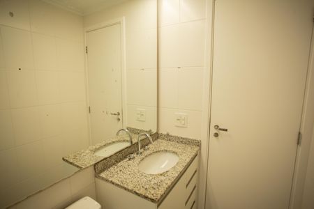 Apartamento à venda com 105m², 2 quartos e 2 vagasBanheiro da Suíte 1