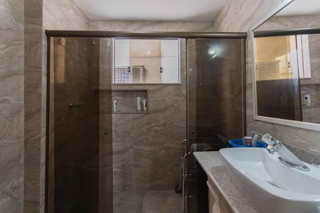 Apartamento à venda com 135m², 3 quartos e 1 vagaBanheiro da Suíte