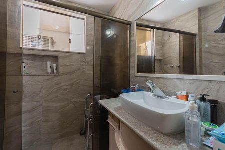 Apartamento à venda com 135m², 3 quartos e 1 vagaBanheiro da Suíte