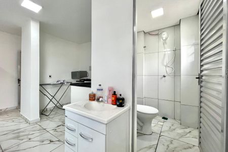 Banheiro de kitnet/studio para alugar com 1 quarto, 50m² em Jardim Oriental, São Paulo