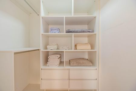 Apartamento para alugar com 84m², 3 quartos e 1 vaga Apartamento para alugar com 84m², 3 quartos e 1 vagaCloset
