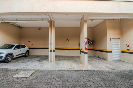 Garagem de apartamento para alugar com 3 quartos, 84m² em Jardim Lindóia, Porto Alegre