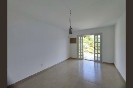 Casa de condomínio para alugar com 299m², 3 quartos e 3 vagasQuarto