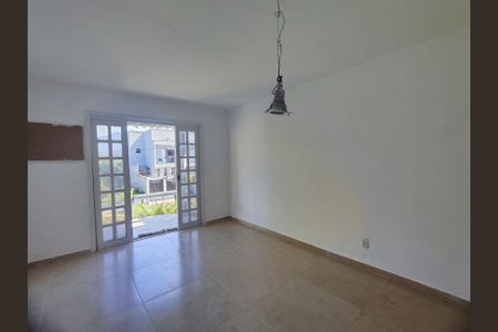 Casa de condomínio para alugar com 299m², 3 quartos e 3 vagasQuarto