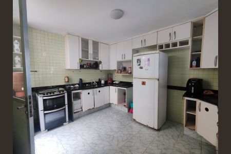 Casa de condomínio para alugar com 299m², 3 quartos e 3 vagasCozinha