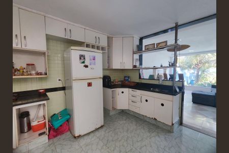 Casa de condomínio para alugar com 299m², 3 quartos e 3 vagasCozinha