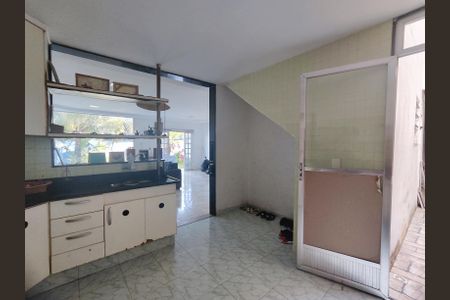 Casa de condomínio para alugar com 299m², 3 quartos e 3 vagasCozinha