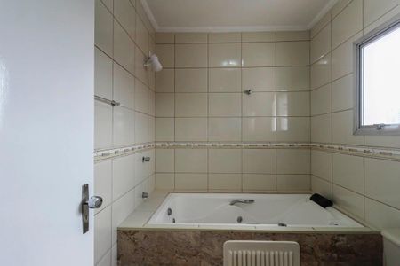 Casa para alugar com 180m², 3 quartos e 5 vagasBanheiro da Suíte