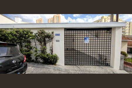 Casa para alugar com 180m², 3 quartos e 5 vagasFachada + Placa