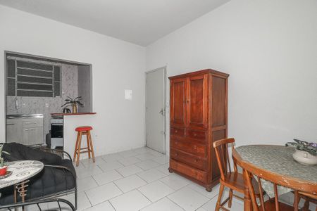 Sala de apartamento à venda com 1 quarto, 40m² em Auxiliadora, Porto Alegre