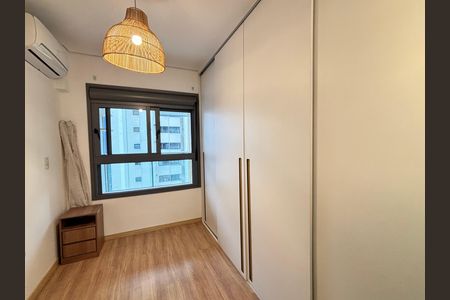 Quarto de apartamento para alugar com 2 quartos, 71m² em Moema, São Paulo