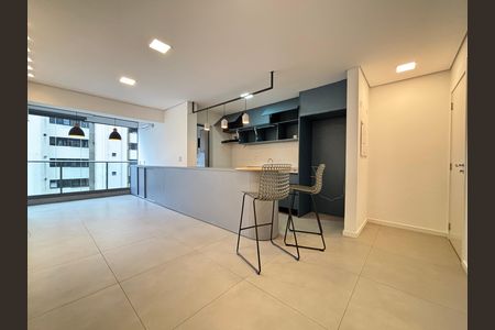 Sala/Cozinha de apartamento à venda com 2 quartos, 71m² em Moema, São Paulo